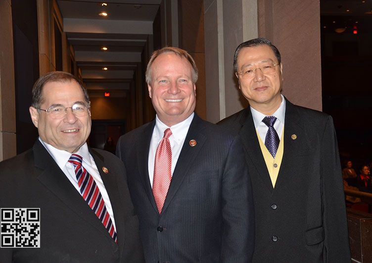 美国国会议员杰若德,乔尔斯与师父合影 美国国会议员杰若德,乔尔斯与师父合影